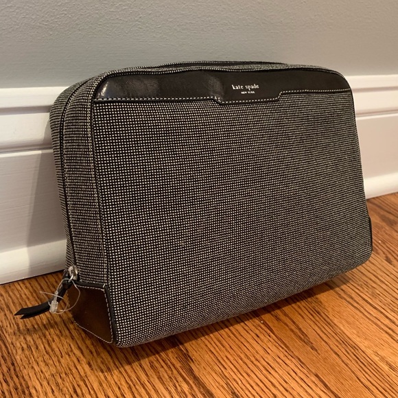 kate spade Handbags - ✨HP✨NWOT!! Kate Spade Black/Grey Cosmetic Bag